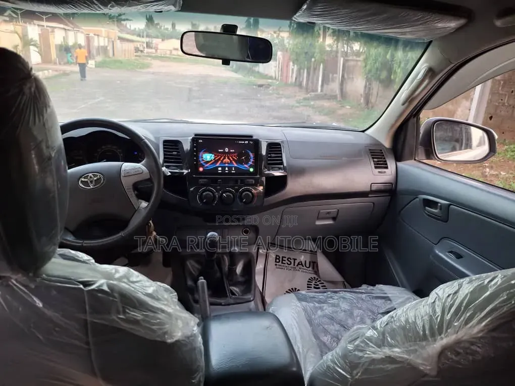 Toyota Hilux 2015 White