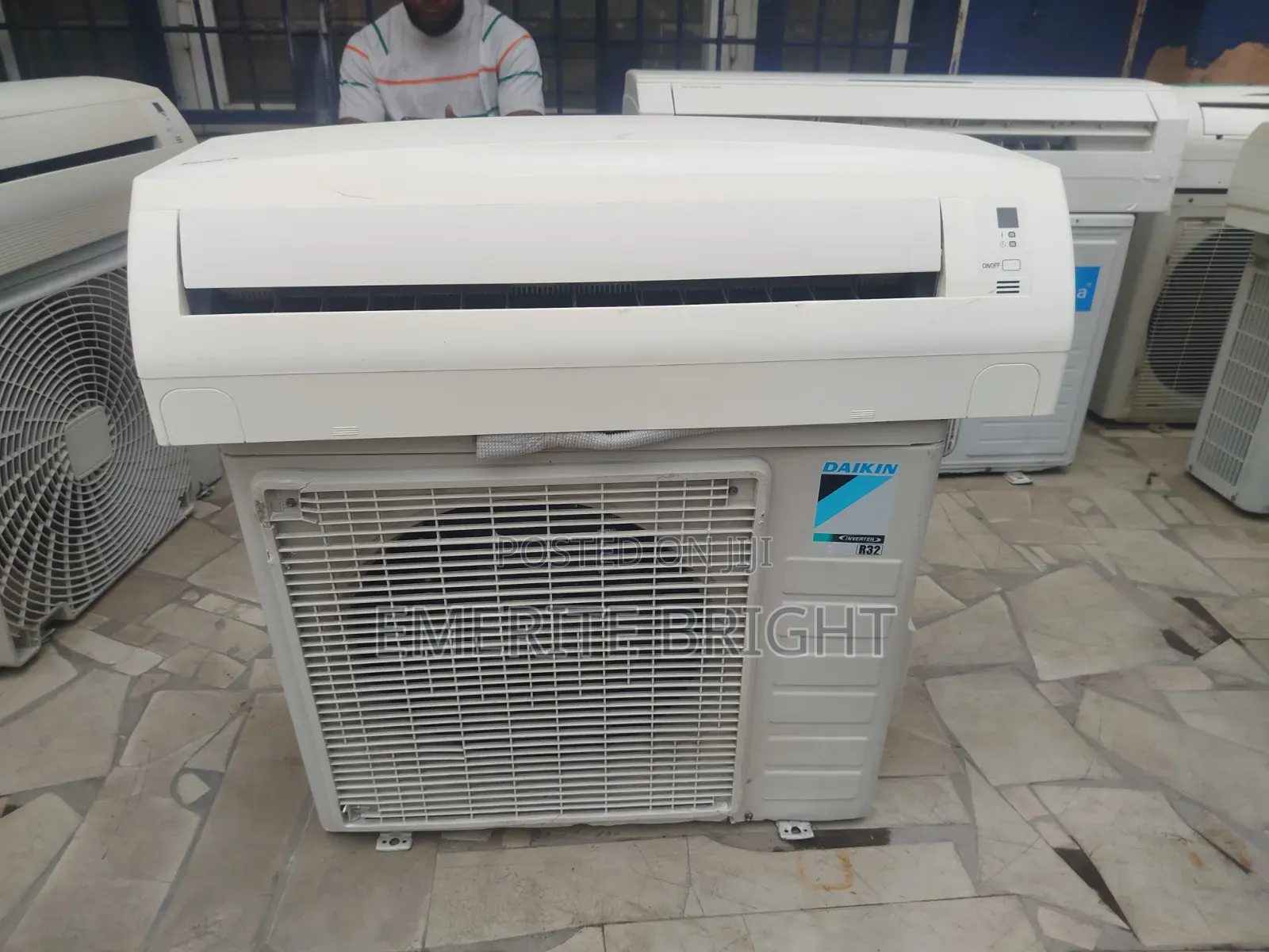Daikin Inverter Ac R32gas 1.5hp