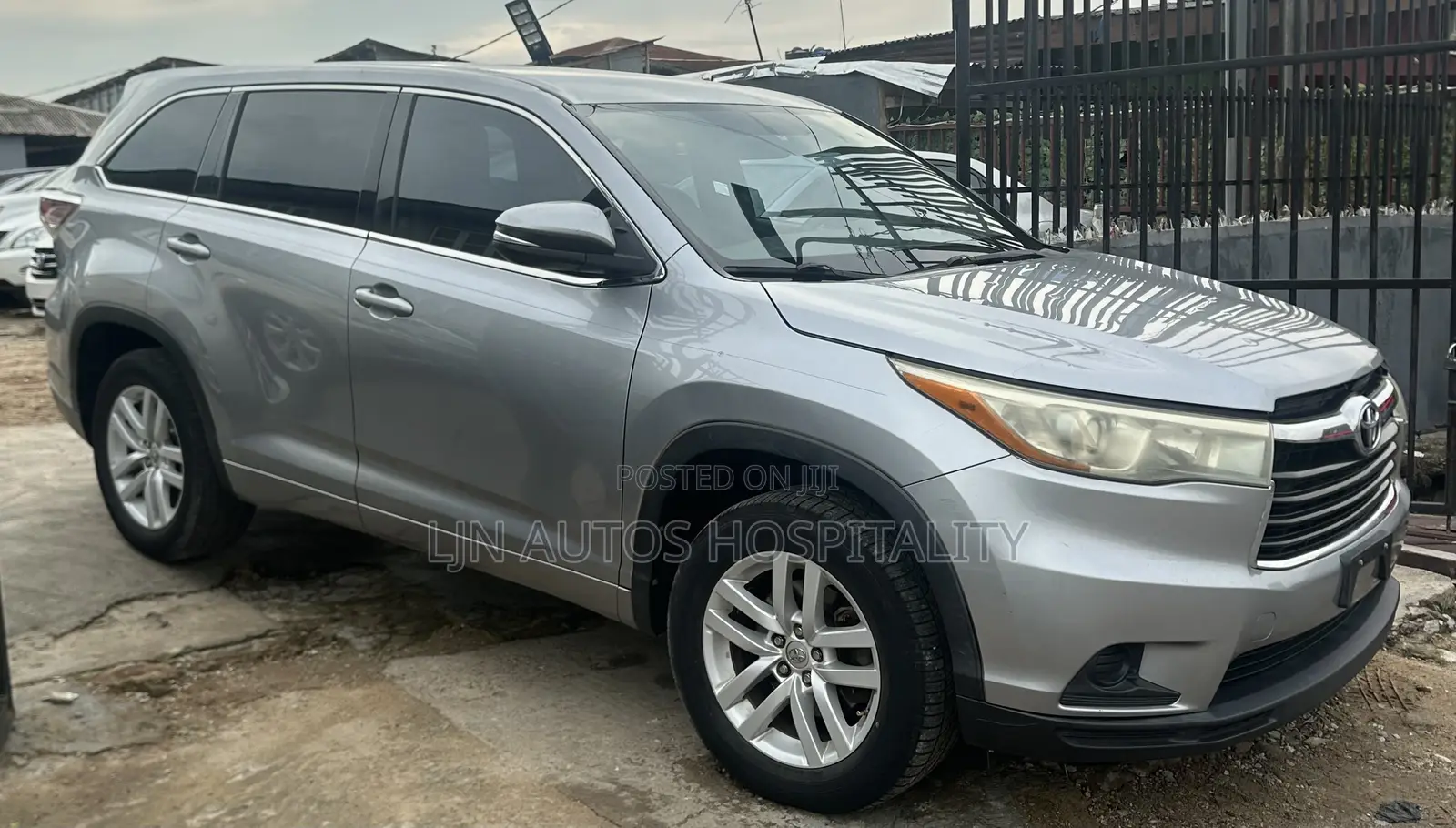 Toyota Highlander XLE 4dr SUV (3.5L 6cyl 6A) 2015 Gray