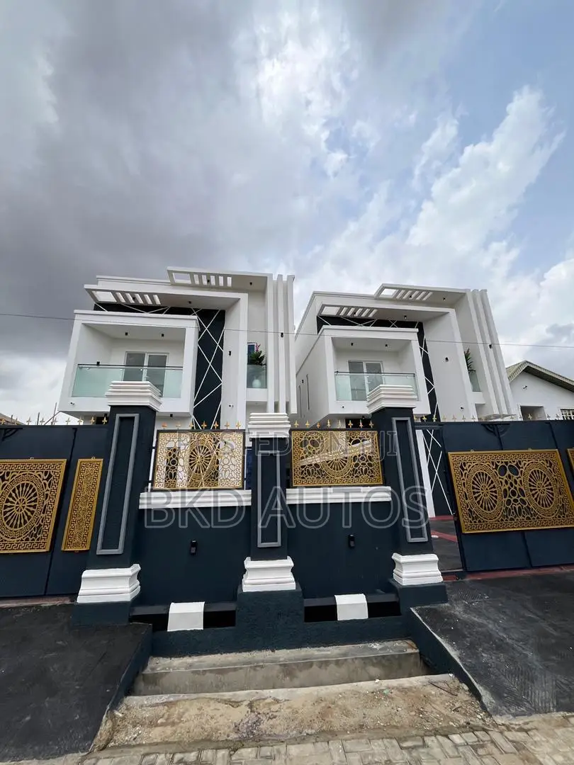 5bdrm Duplex in New Oko Oba for sale