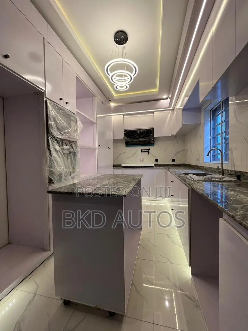 5bdrm Duplex in New Oko Oba for sale