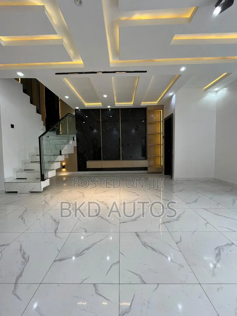 5bdrm Duplex in New Oko Oba for sale