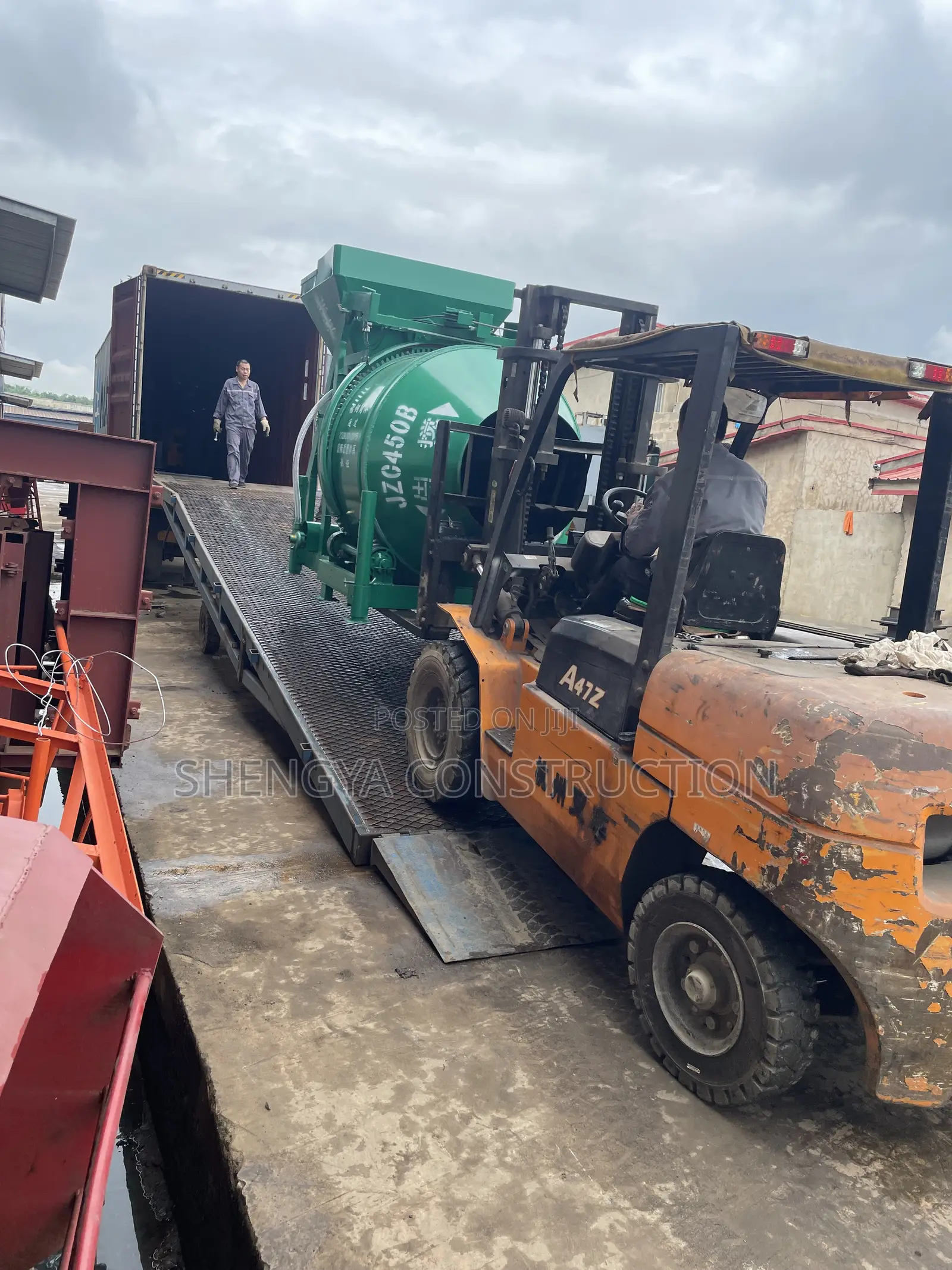 Self Loader Concrete Mixer (720l)