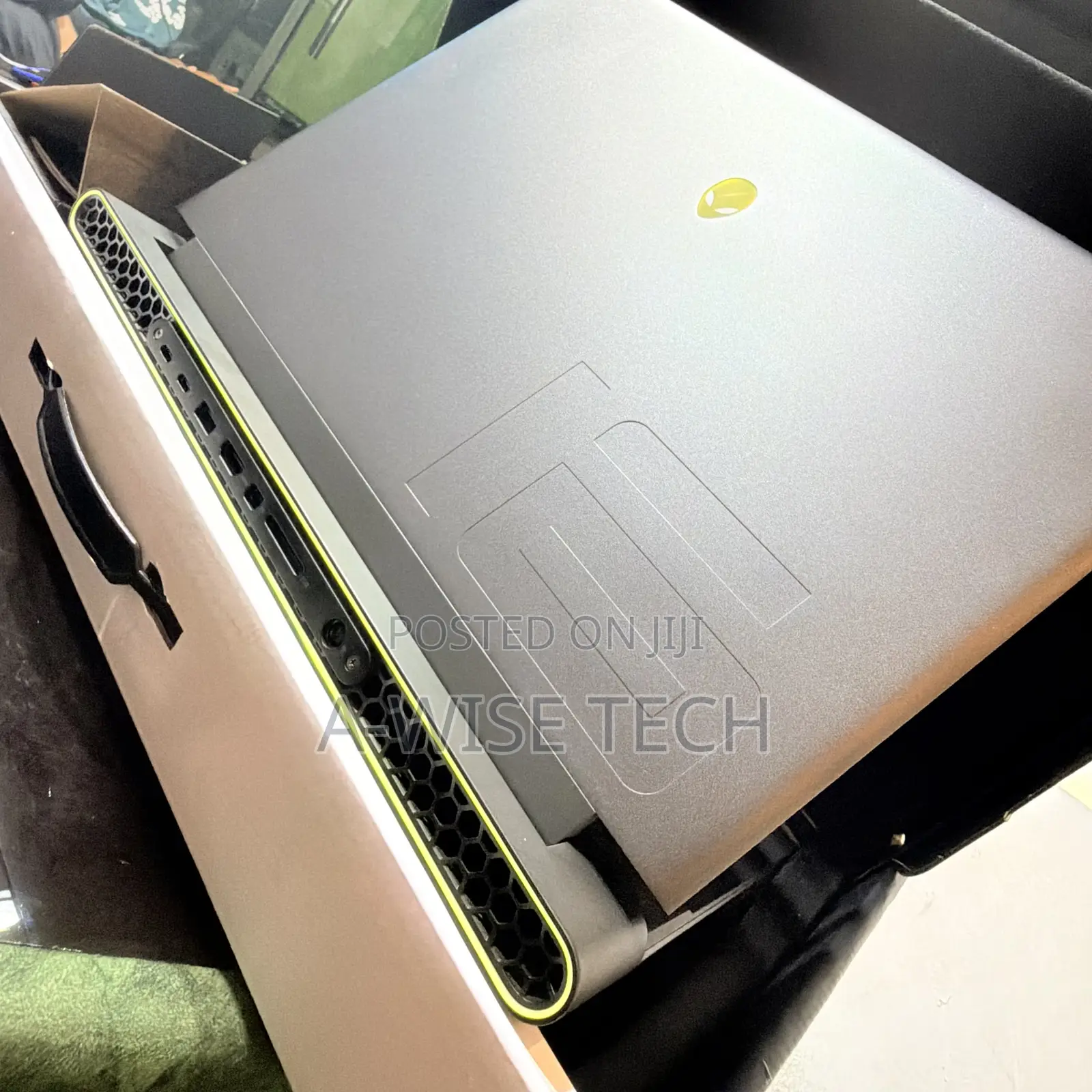 Laptop Alienware M16 R1 16GB Intel Core i7 SSD 1T