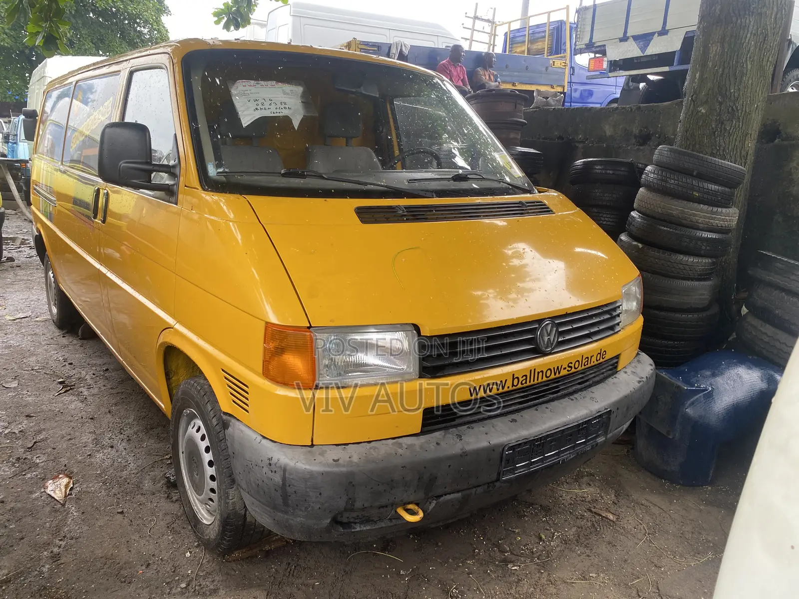 Volkswagen Transporter 2000 Yellow