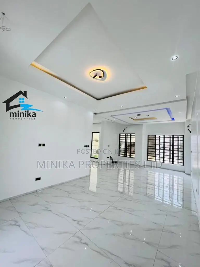 5bdrm Duplex in Royal Pine Estate, Lekki for rent
