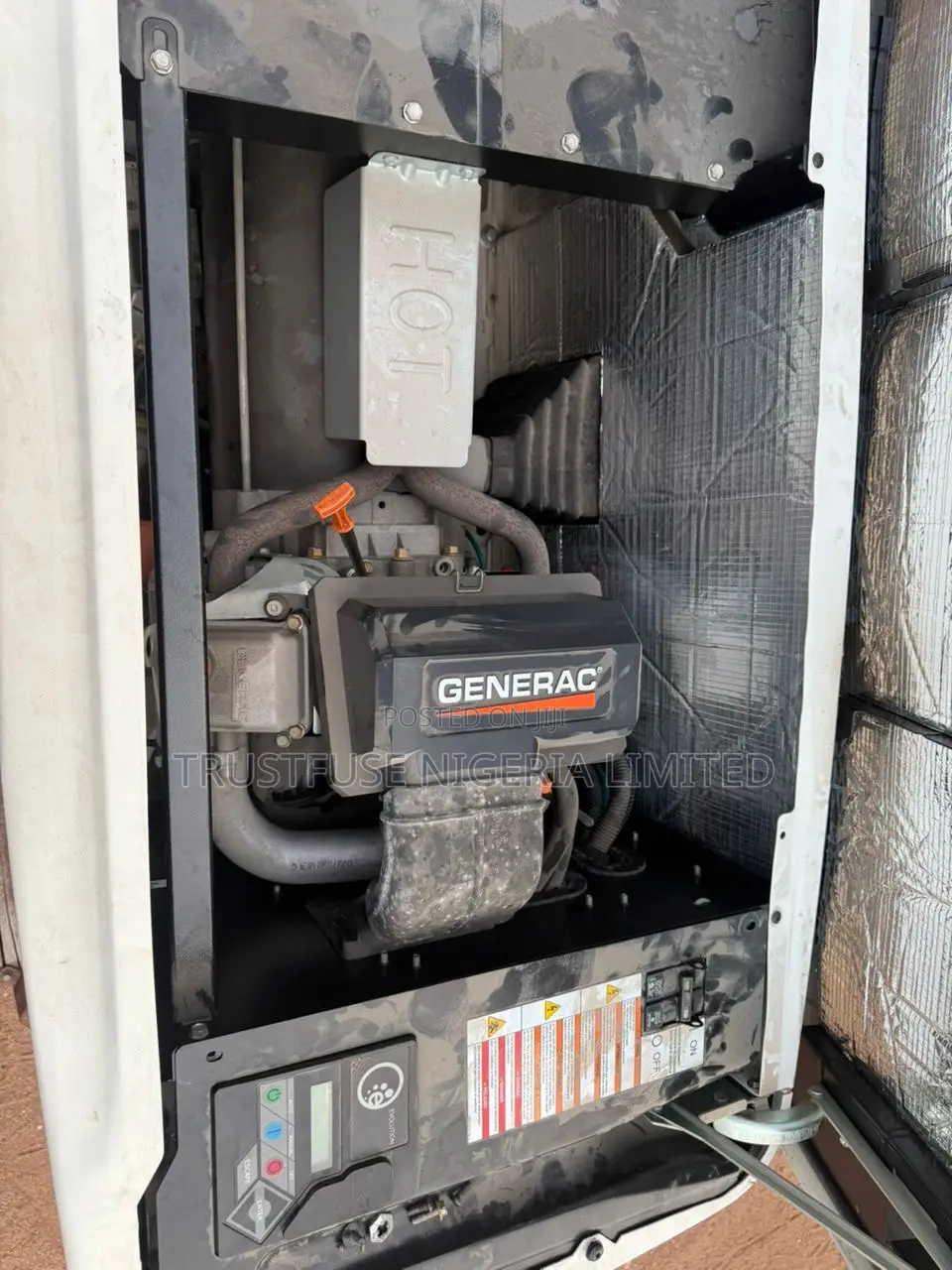 22 Kva Gas CNG / LNG Soundproof Generator Super Portable