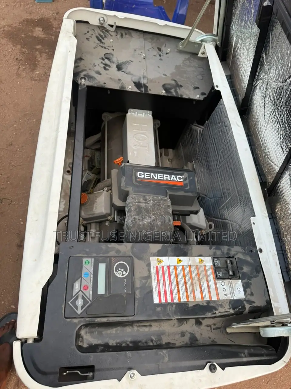 22 Kva Gas CNG / LNG Soundproof Generator Super Portable