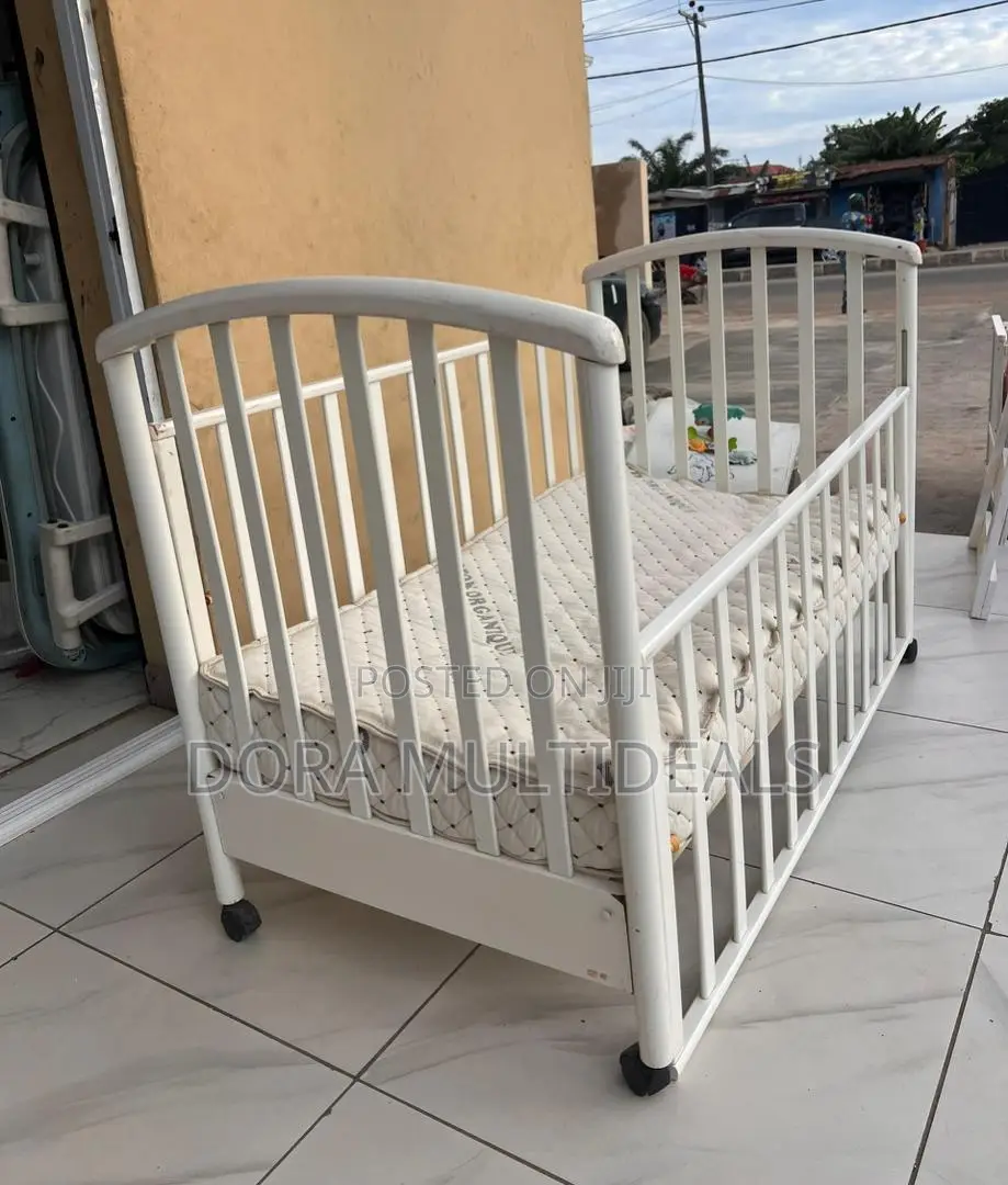 Foreign Imported Convertible Lowerable Sides Wooden Crib, New Mattress