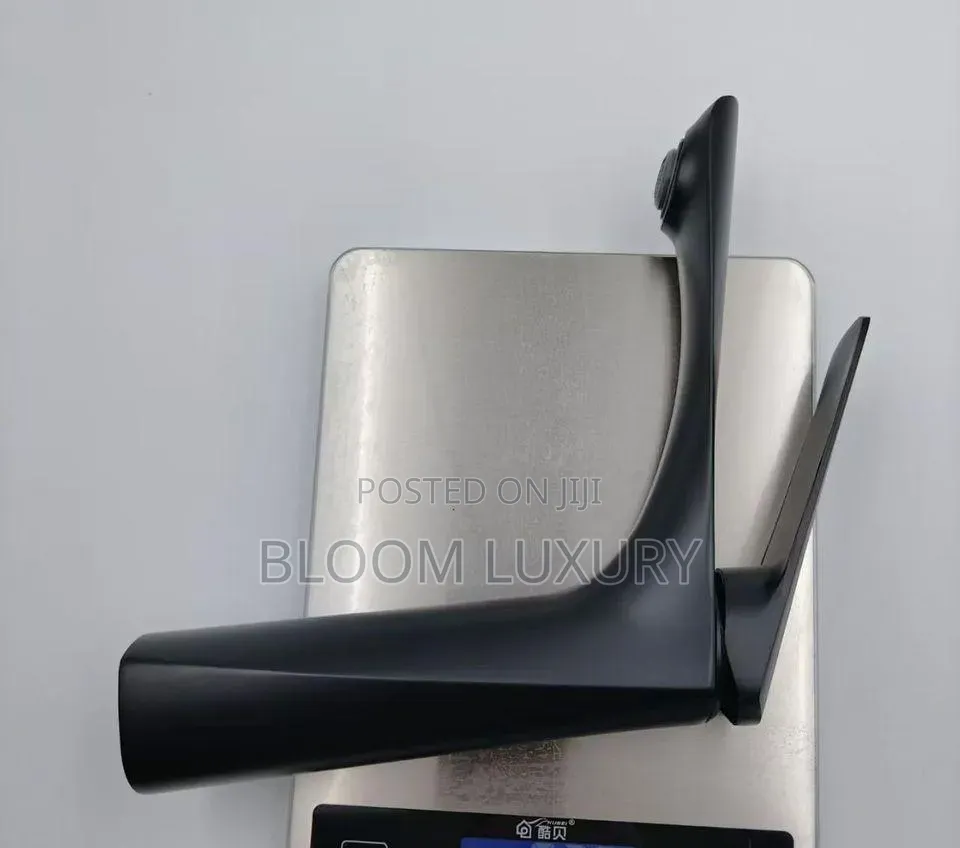 Chrome and Black High Quality Wash Hand Basin Mixer Tap