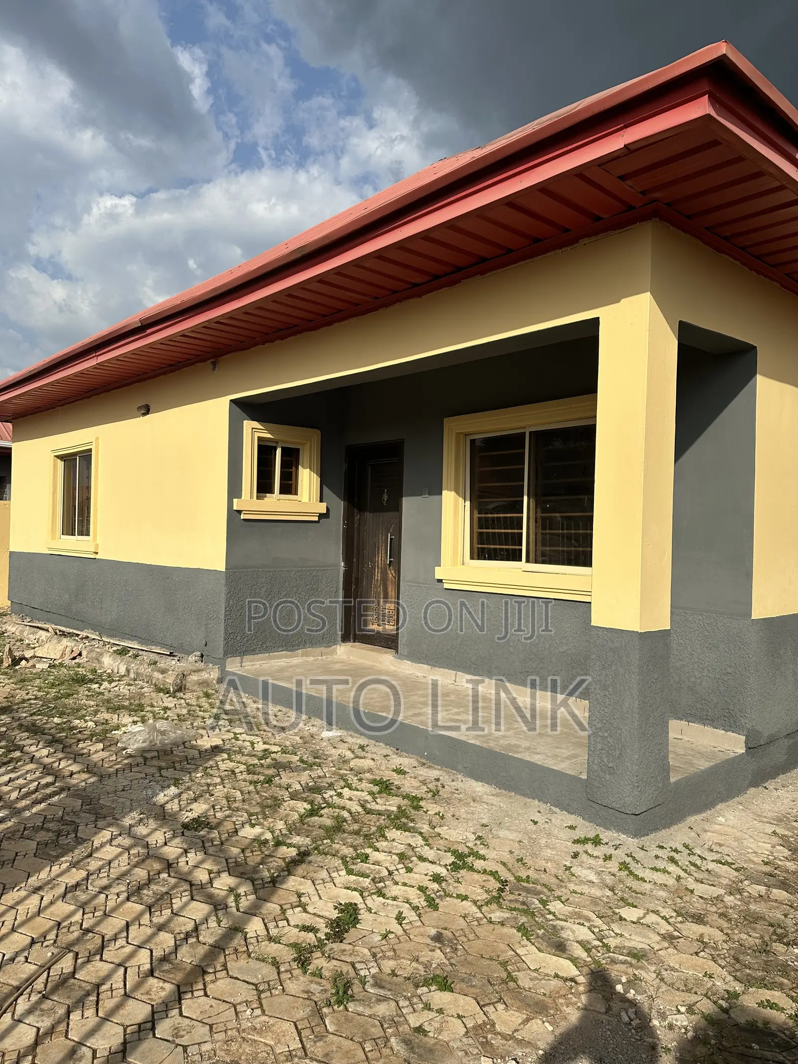 3bdrm Bungalow in Enugu State for rent