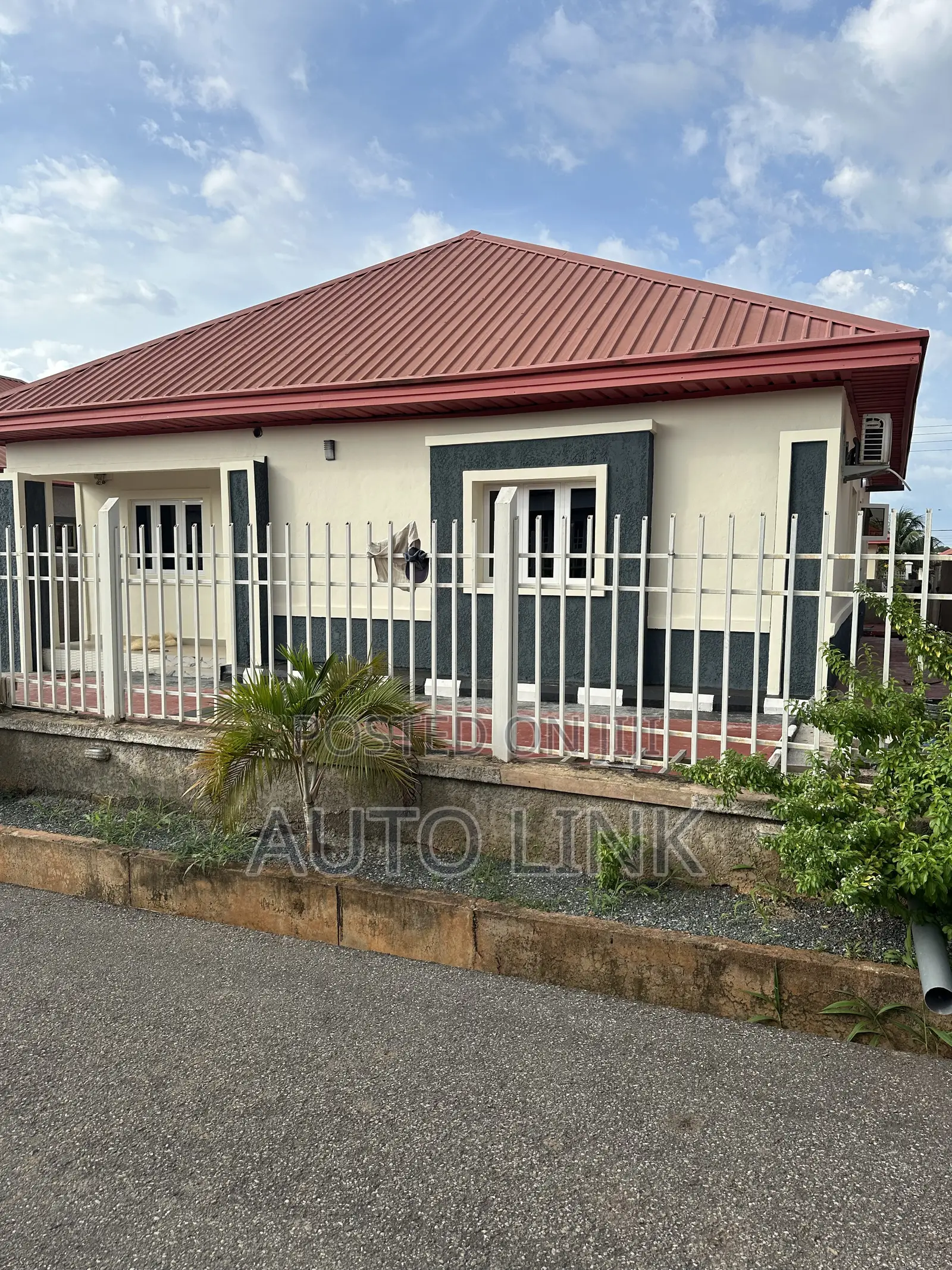 3bdrm Bungalow in Enugu State for rent
