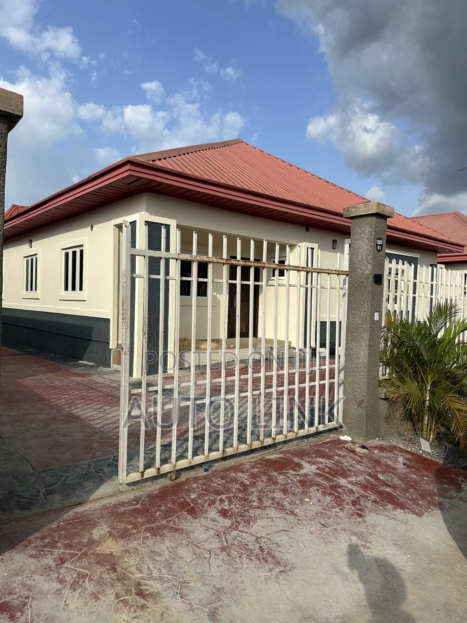 3bdrm Bungalow in Enugu State for rent