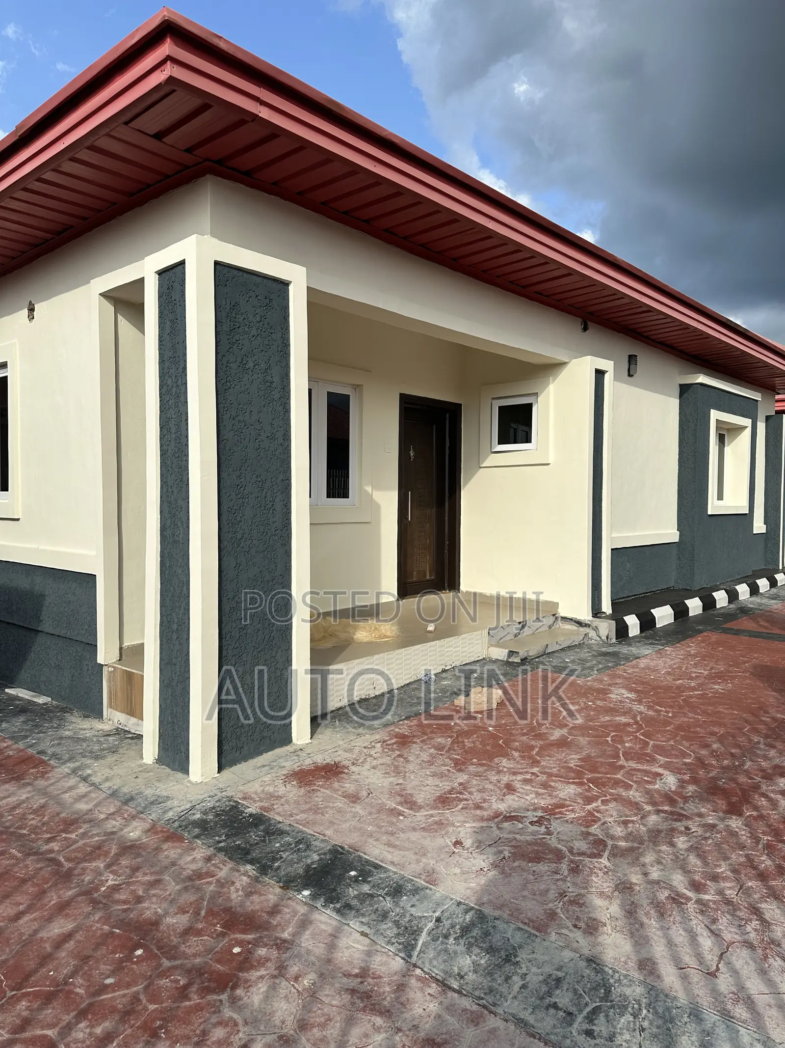 3bdrm Bungalow in Enugu State for rent