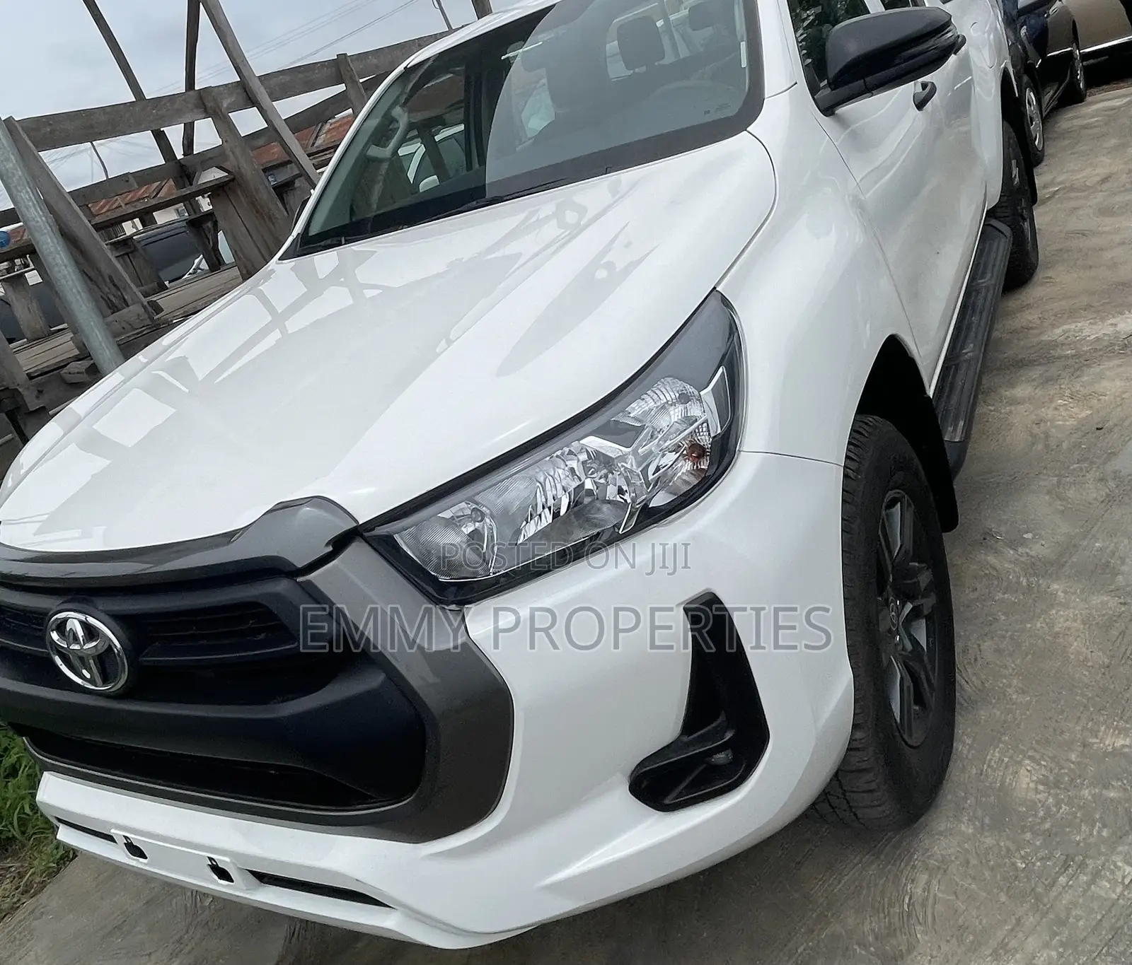 Toyota Hilux 2025 White