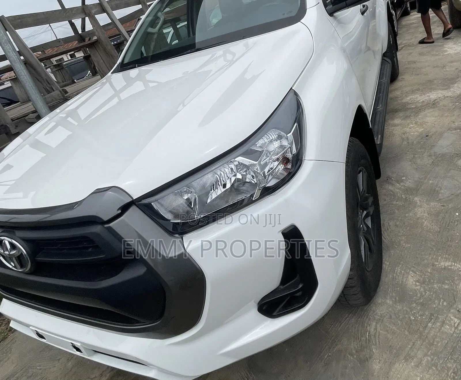 Toyota Hilux 2025 White