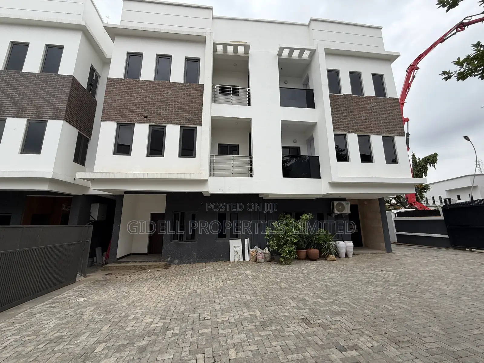 4bdrm Duplex in Wuse 2 for sale