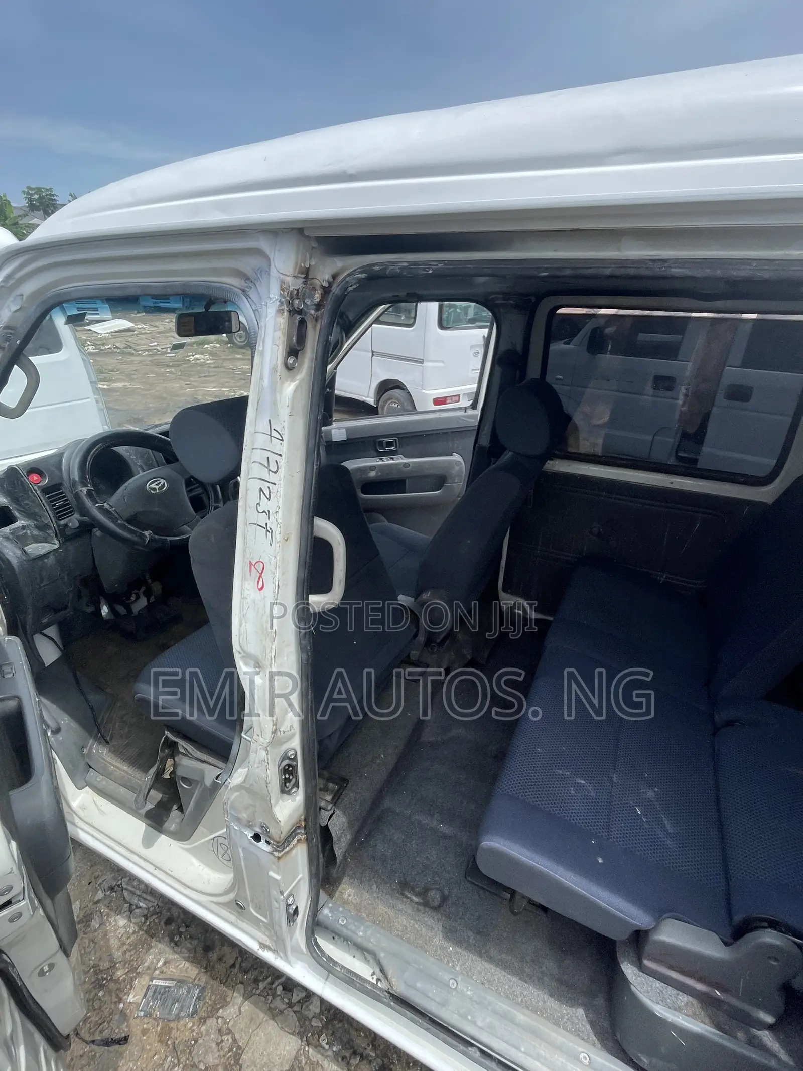 Daihatsu Hijet 2012 White