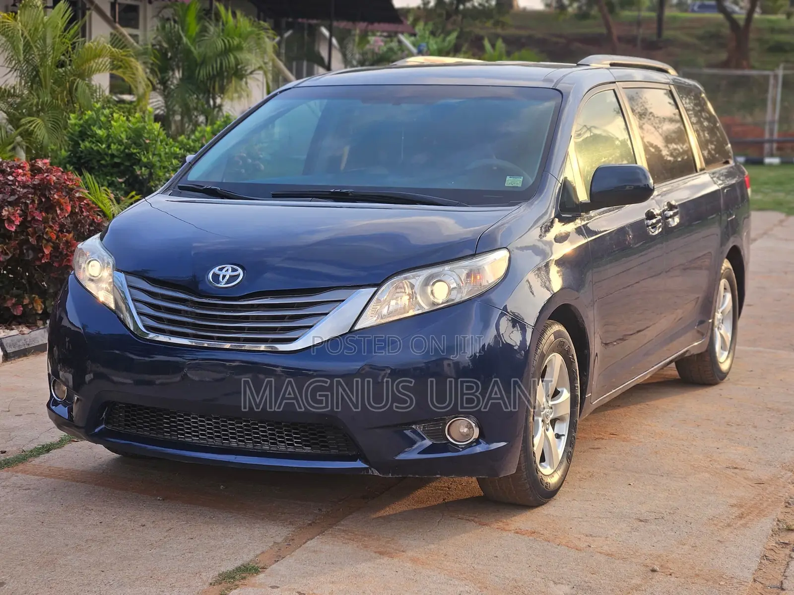 Toyota Sienna LE 7 Passenger Mobility 2011 Blue