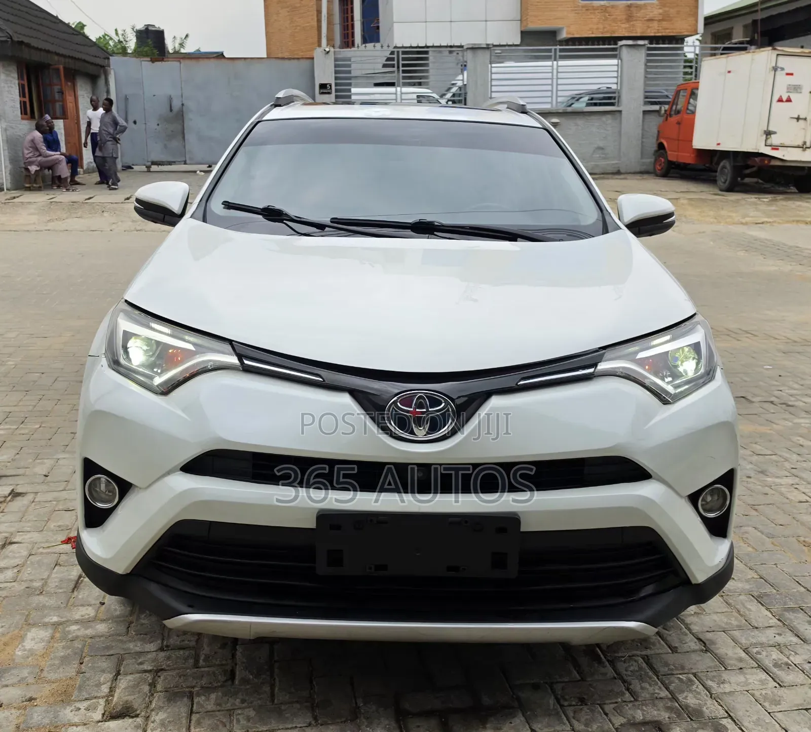 Toyota RAV4 Limited 4dr SUV (2.5L 4cyl 6A) 2018 Silver
