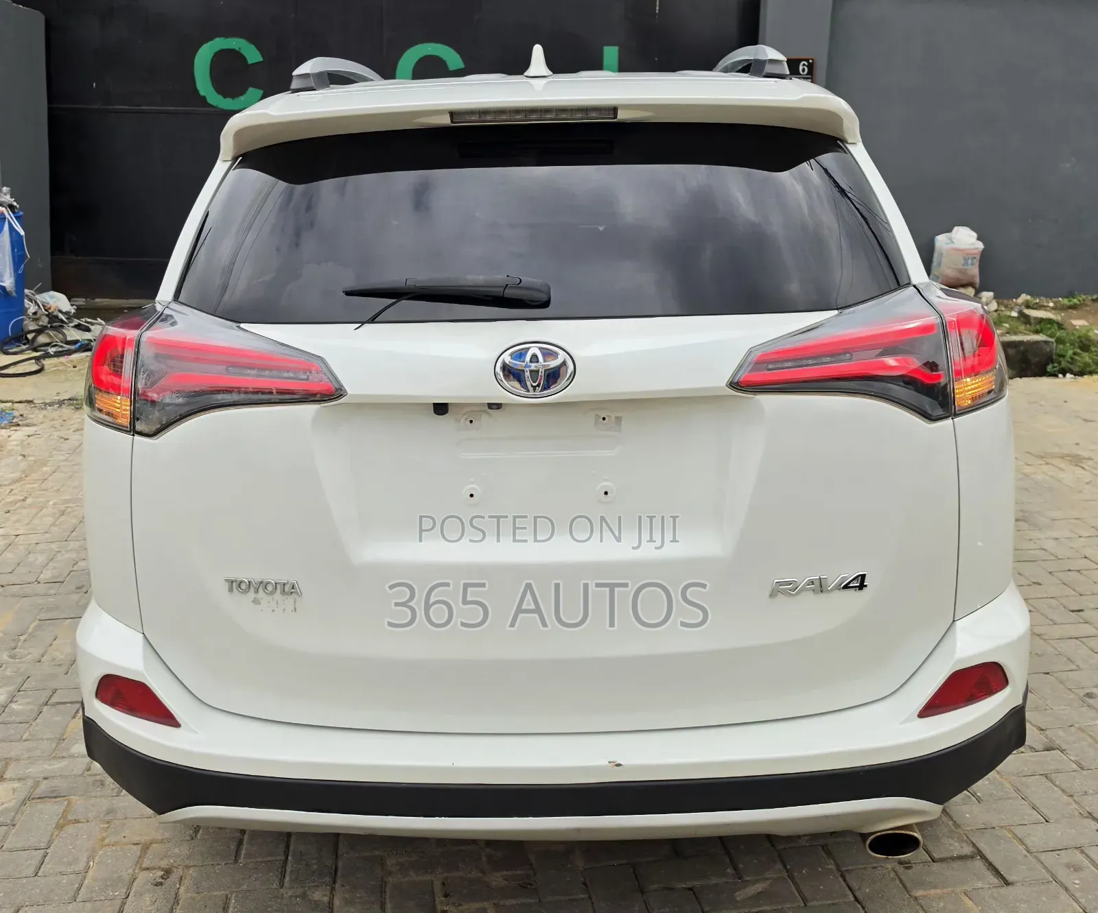 Toyota RAV4 Limited 4dr SUV (2.5L 4cyl 6A) 2018 Silver