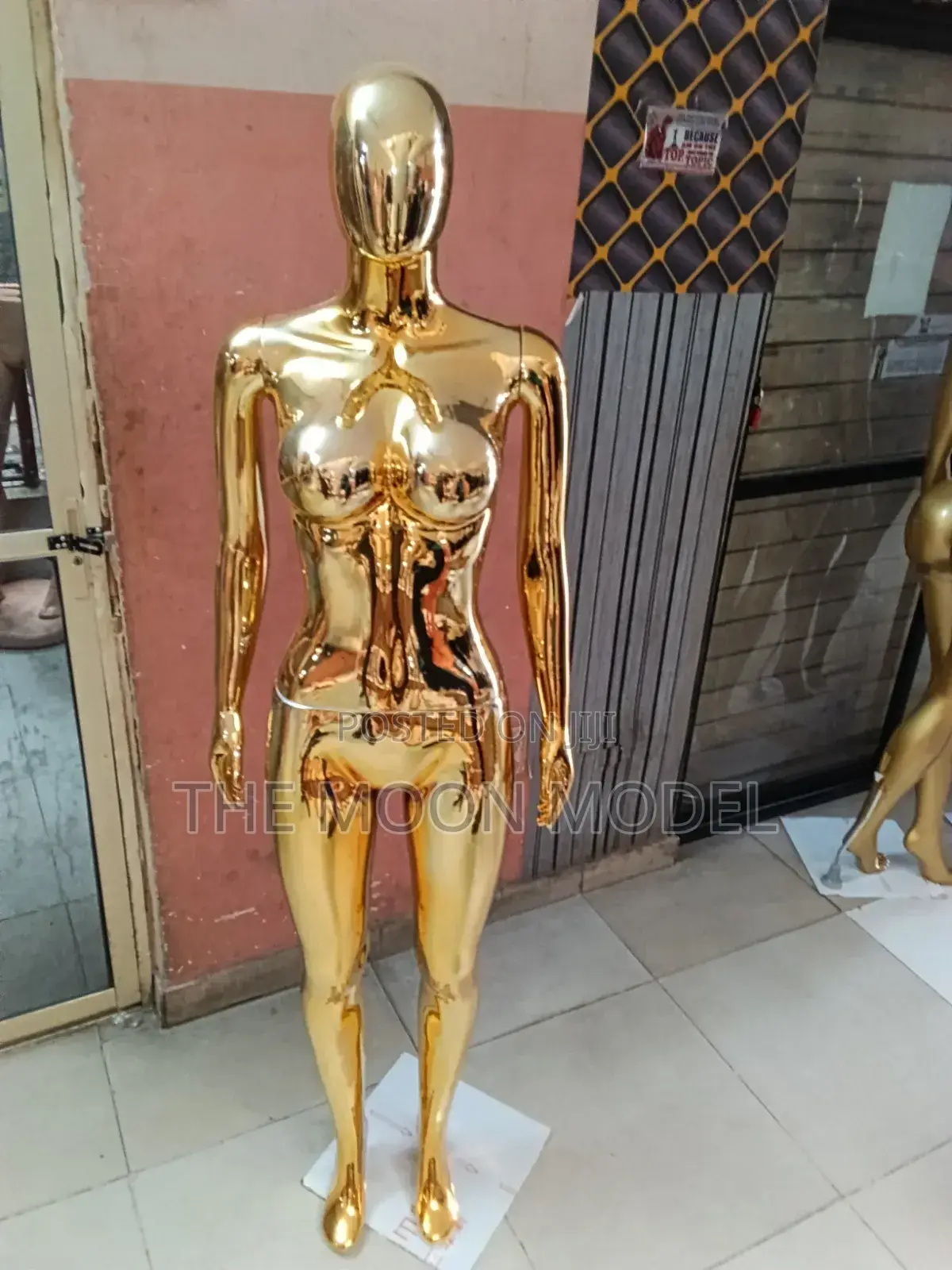Female Gold Mannequin