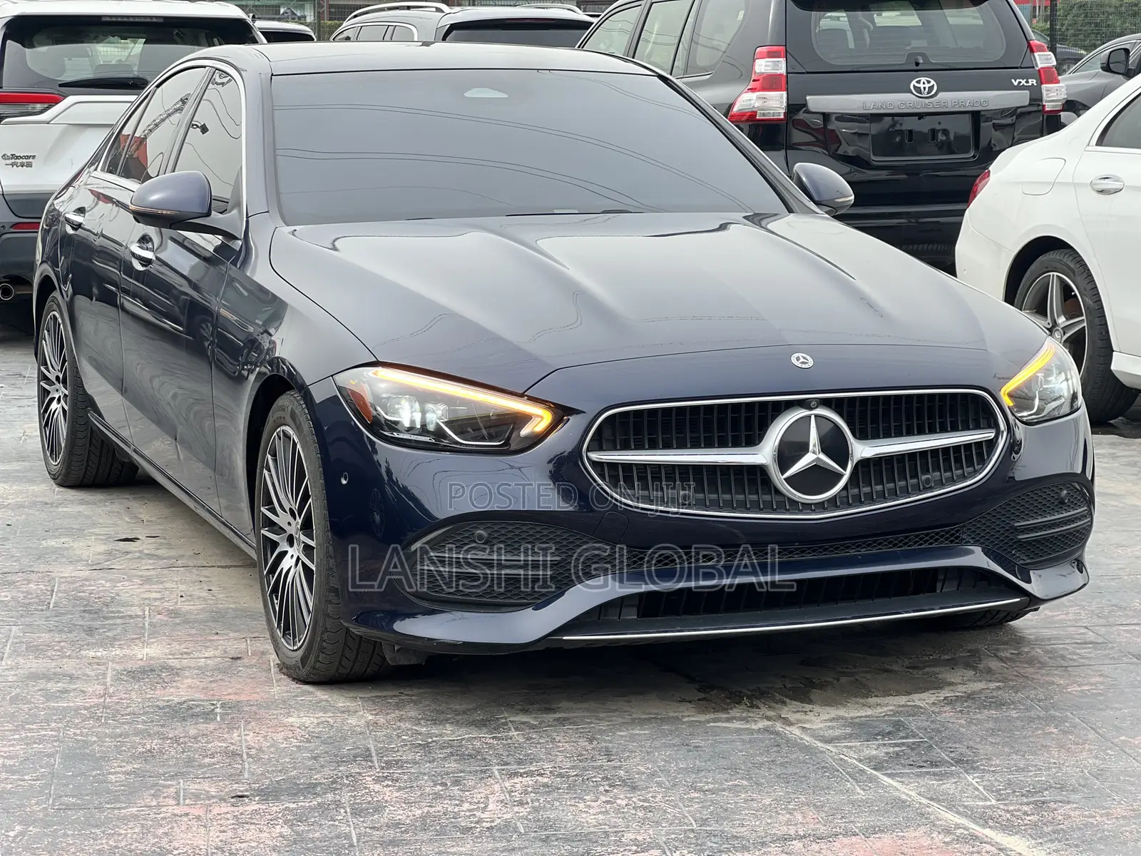 Mercedes-Benz C300 2023 Blue