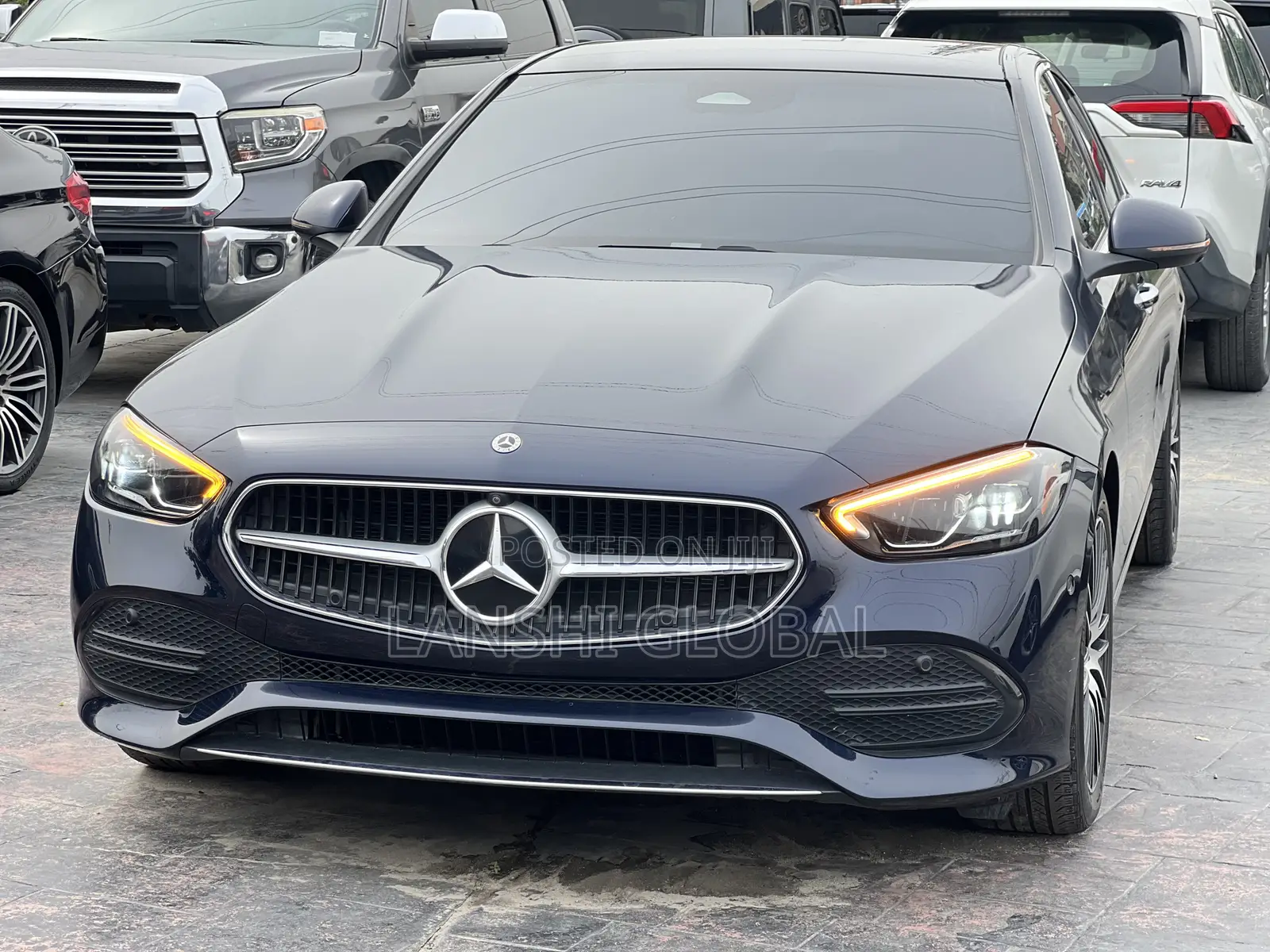 Mercedes-Benz C300 2023 Blue