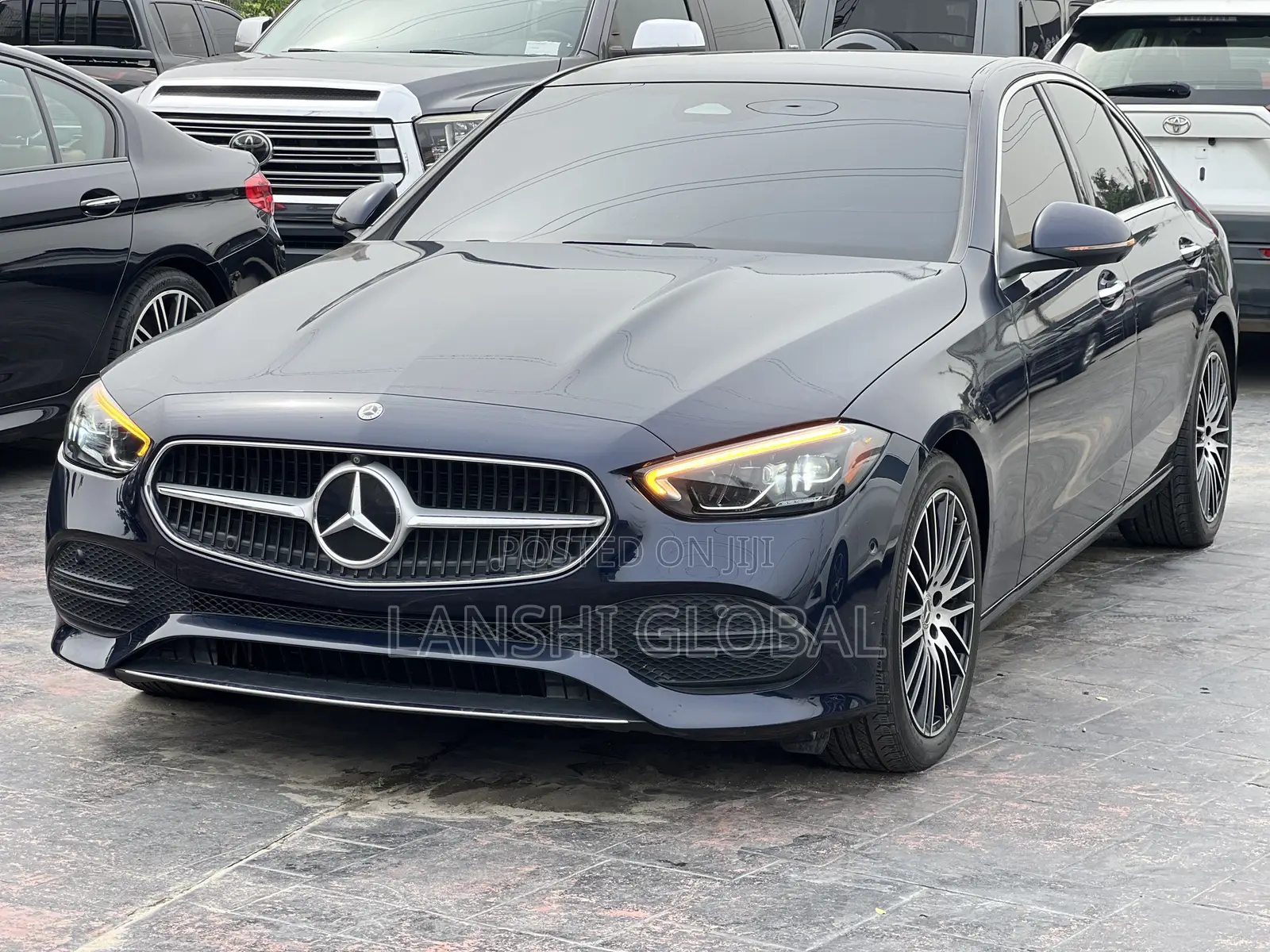 Mercedes-Benz C300 2023 Blue