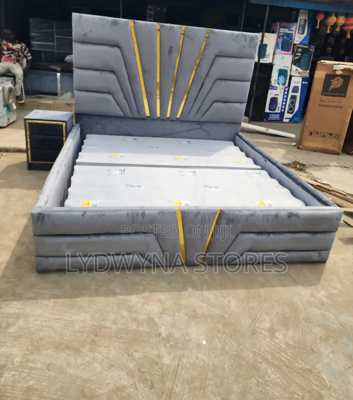 Super Strong Quality Upholstery Padded Complete Set of Bedframe
