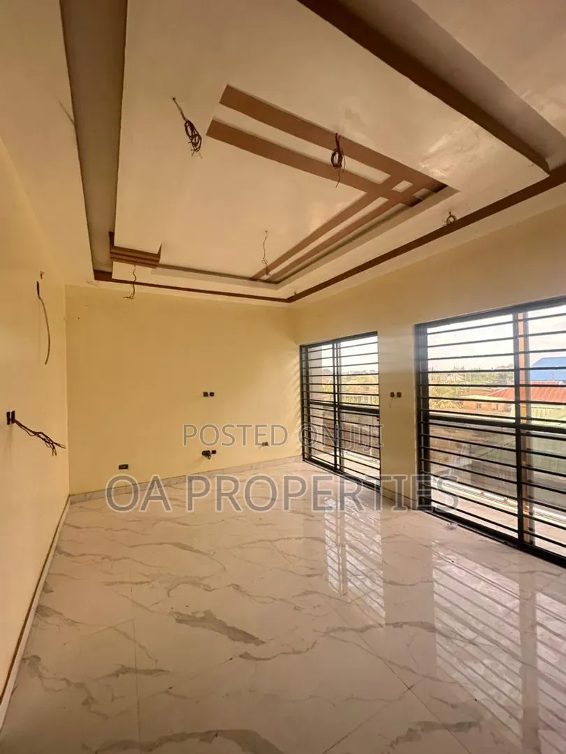 5bdrm Duplex in Ajila Road 5 Elebu, for sale