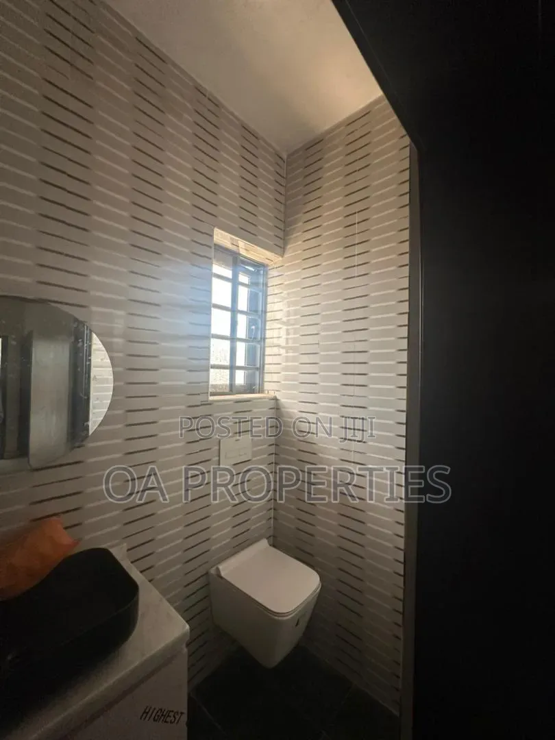 5bdrm Duplex in Ajila Road 5 Elebu, for sale