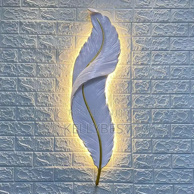 Feather Wall Lamp