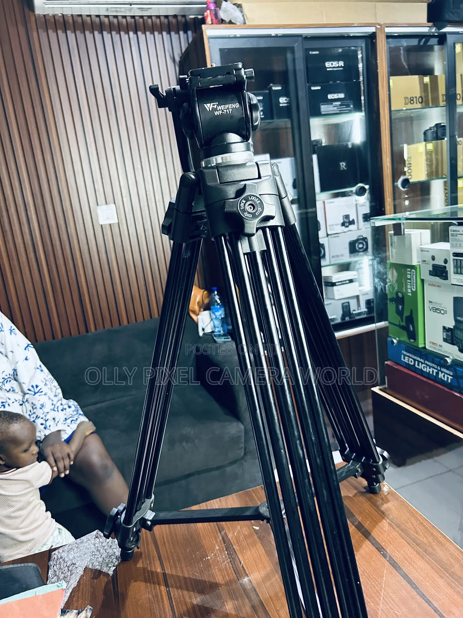 Weifeng Wf- 717 Heavy Duty Tripod