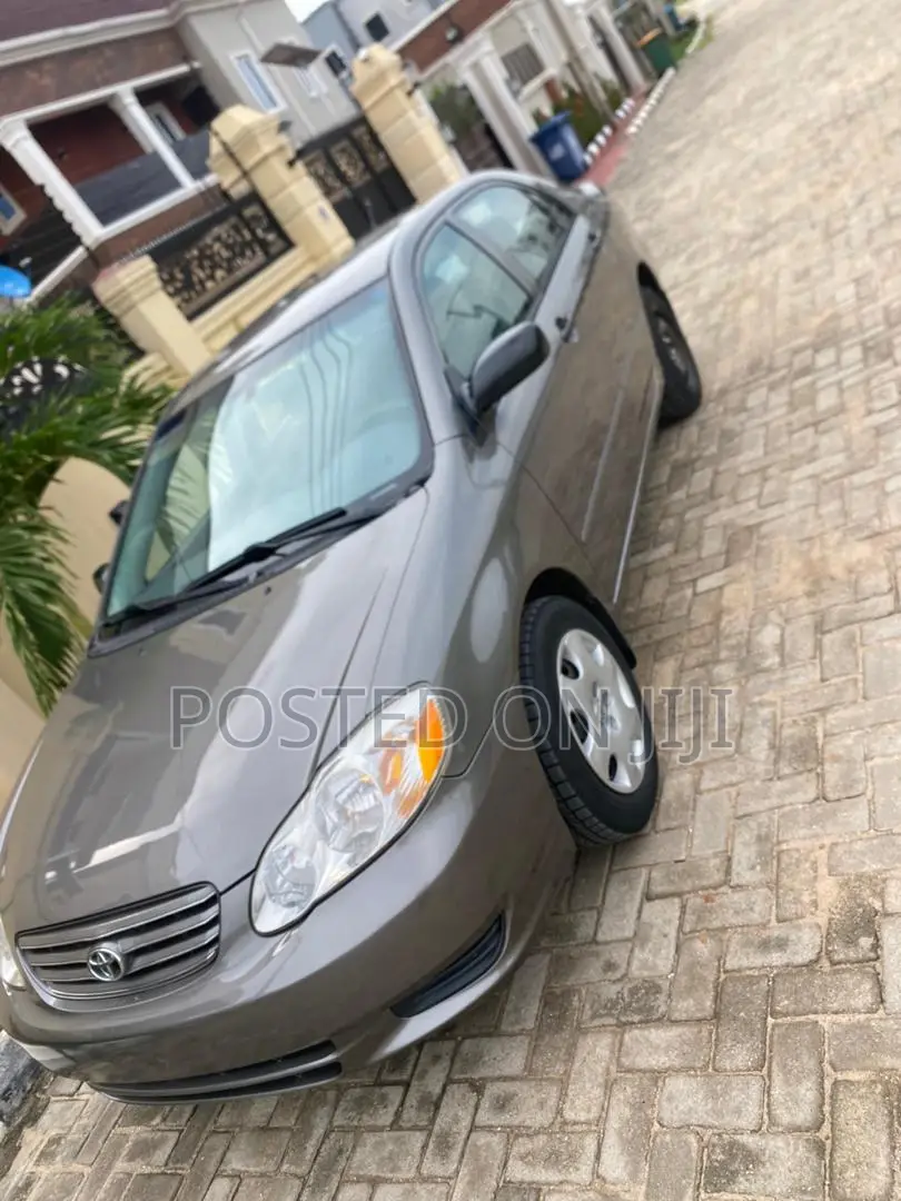 Toyota Corolla LE 2004 Gray