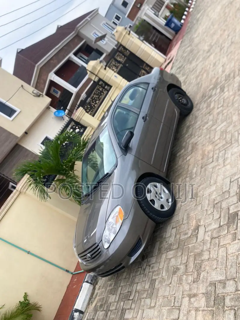Toyota Corolla LE 2004 Gray