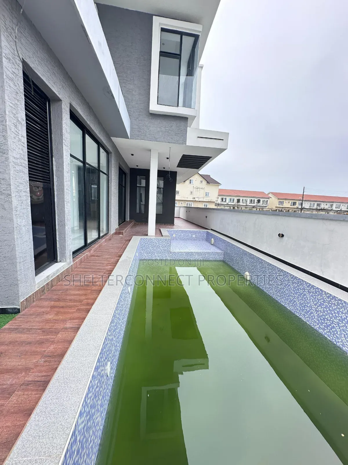 5bdrm Duplex in Lekki Expressway for sale