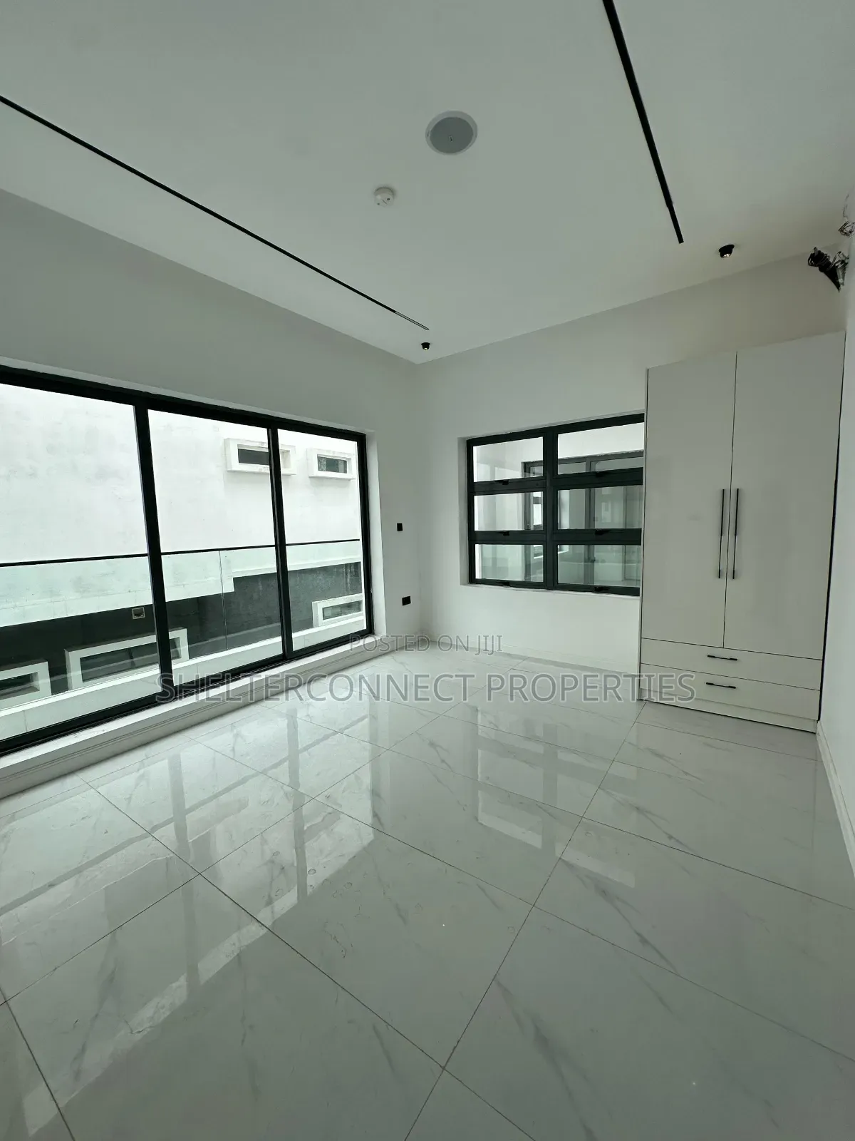 5bdrm Duplex in Lekki Expressway for sale
