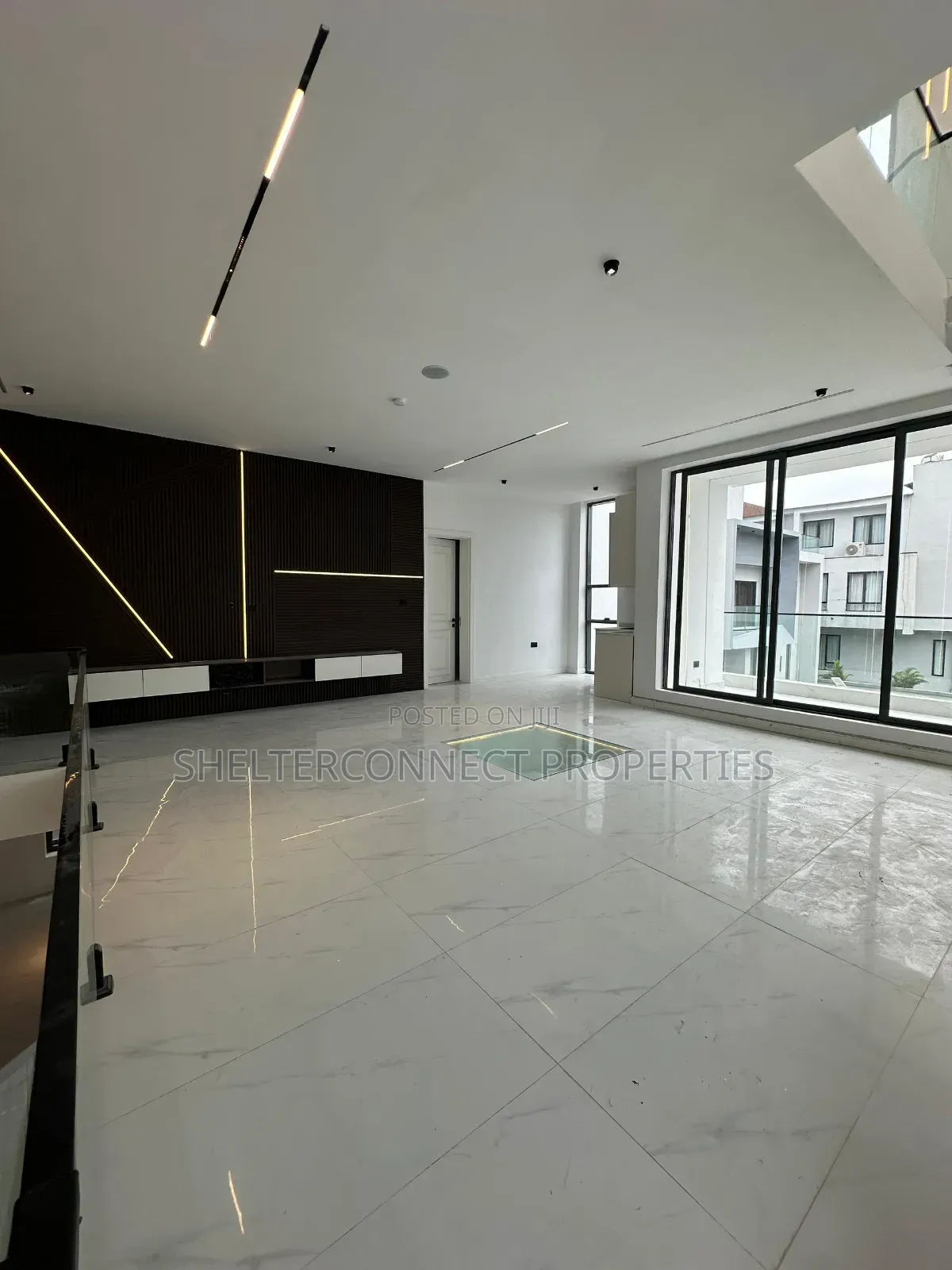 5bdrm Duplex in Lekki Expressway for sale