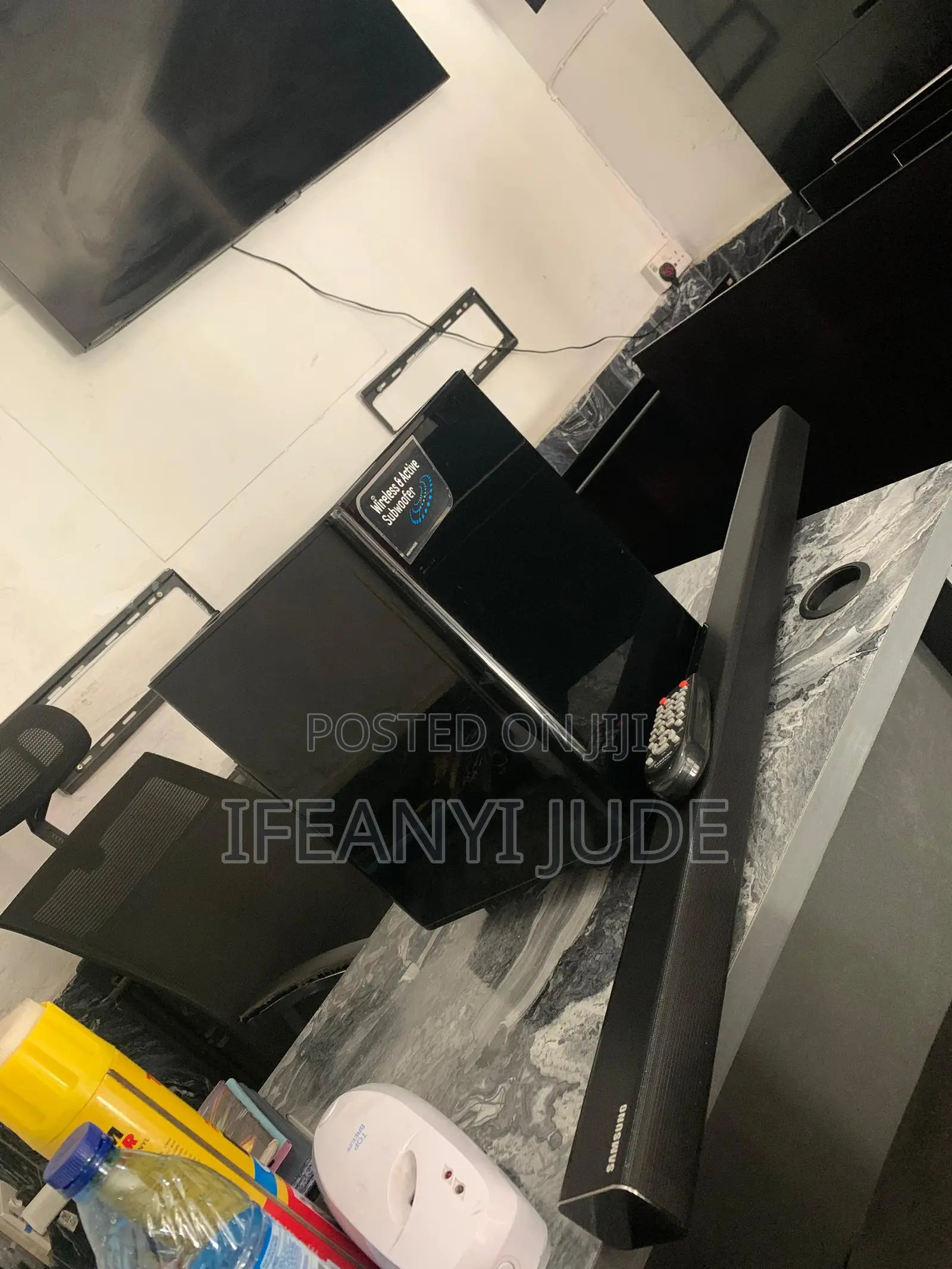Samsung Hw-F551 Soundbar System With Wireless Subwoofe