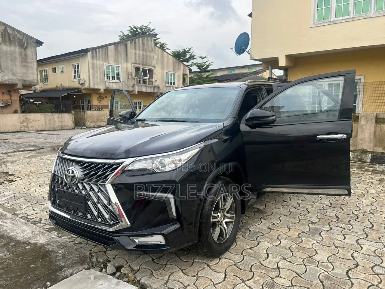 Toyota Fortuner 2019 Black