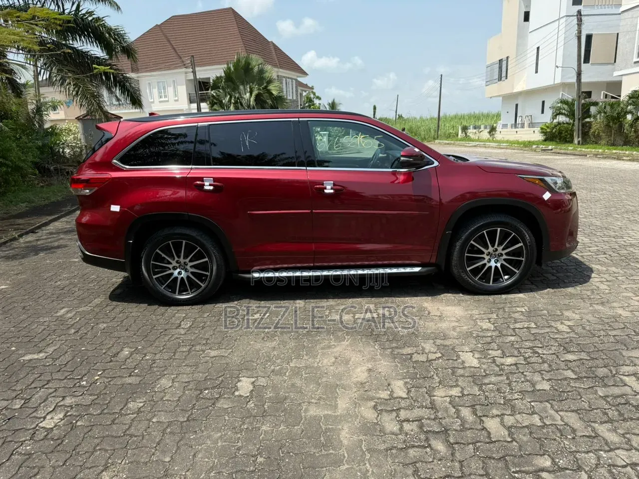 Toyota Highlander SE 4x4 V6 (3.5L 6cyl 8A) 2018 Red