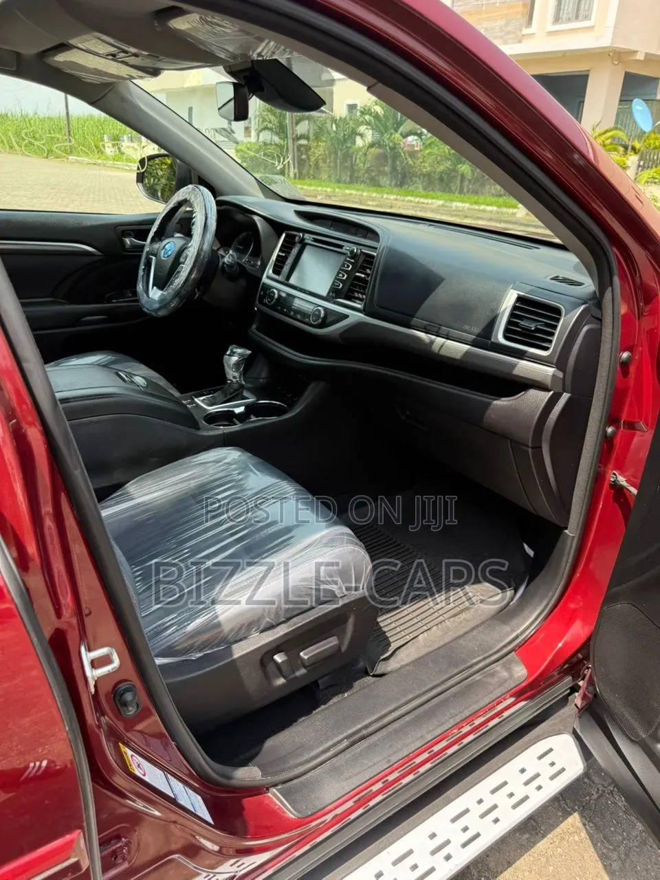 Toyota Highlander SE 4x4 V6 (3.5L 6cyl 8A) 2018 Red