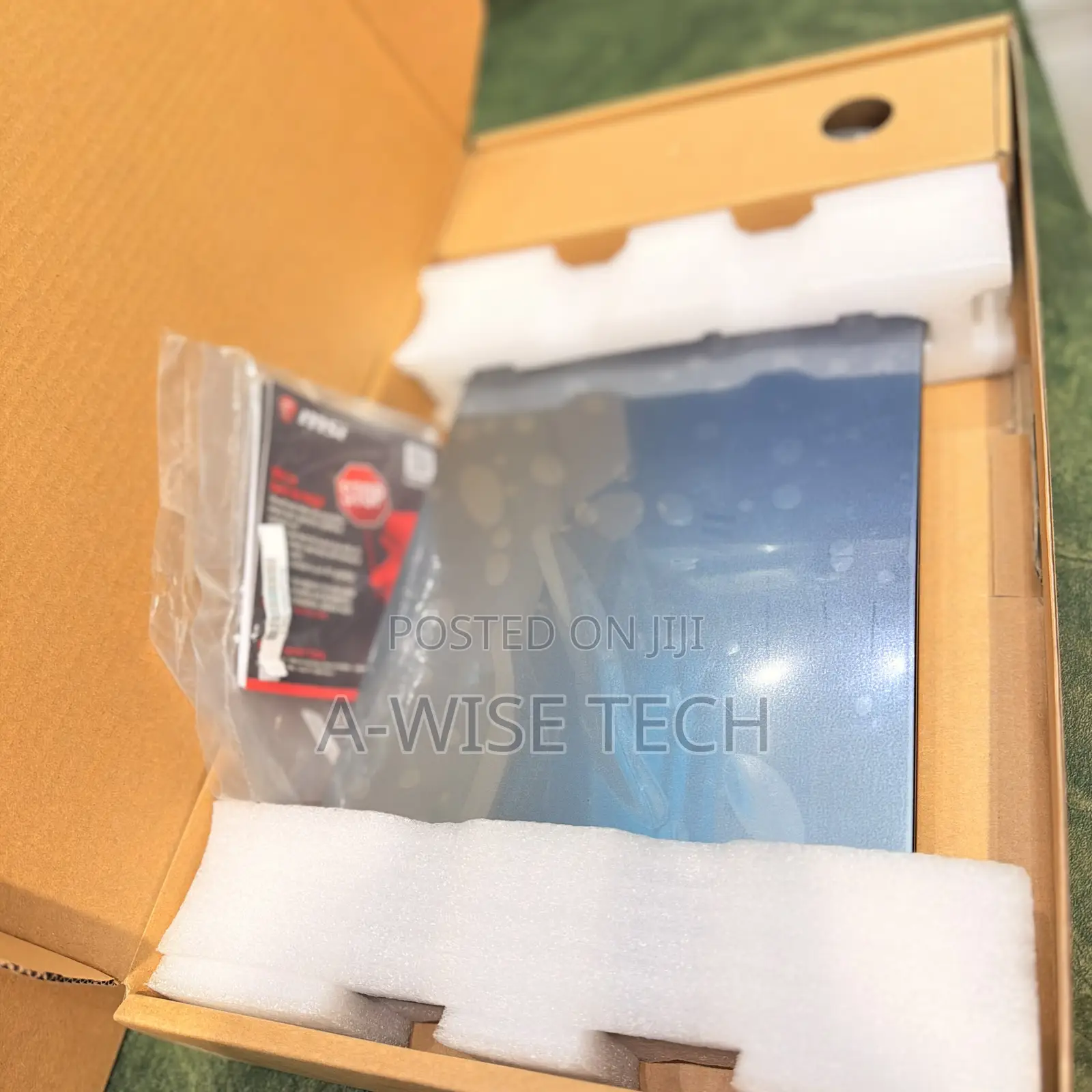 Laptop MSI Modern 14 16GB Intel Core i7 SSD 512GB