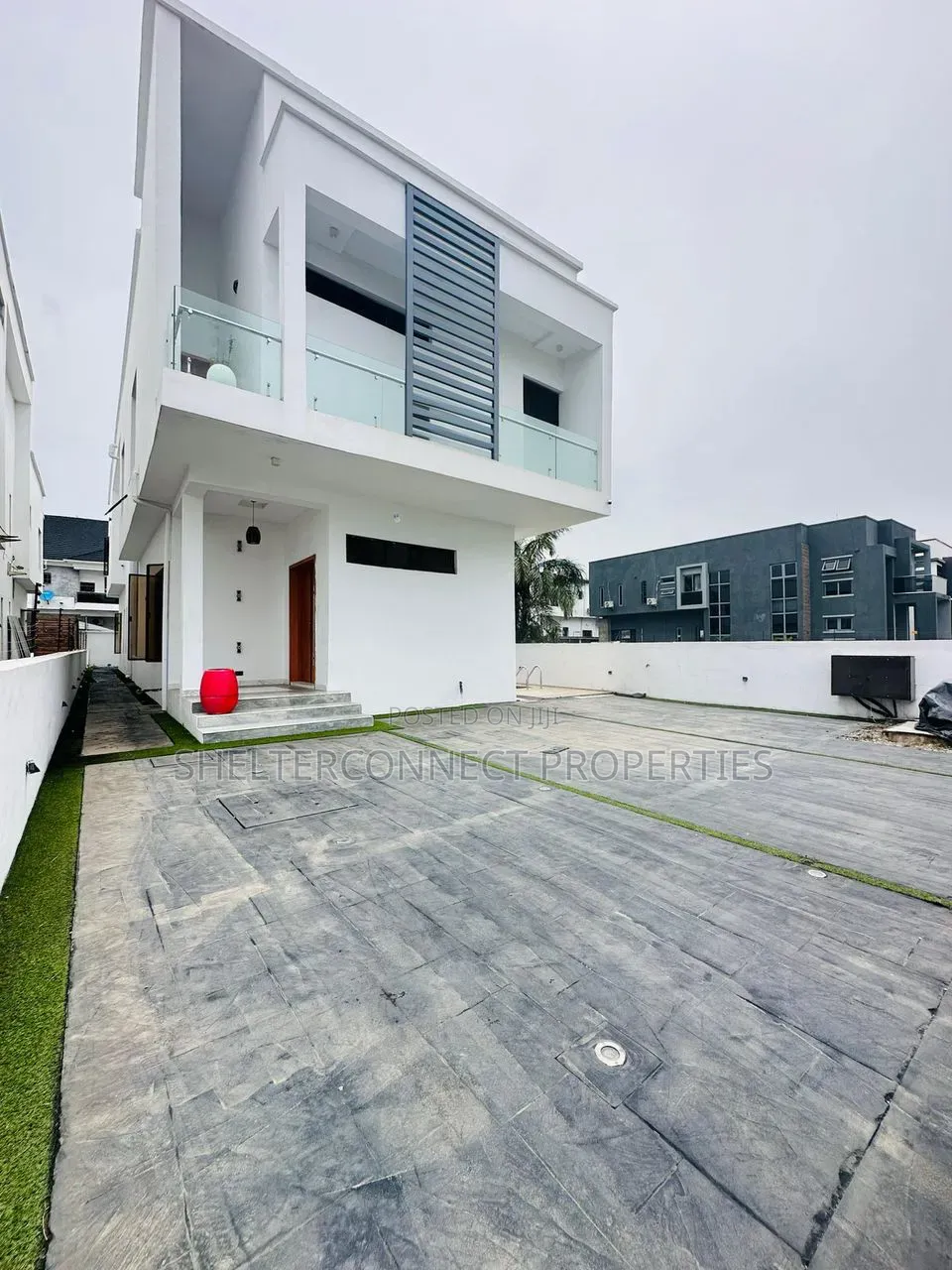 4bdrm Duplex in Lekki Expressway for sale