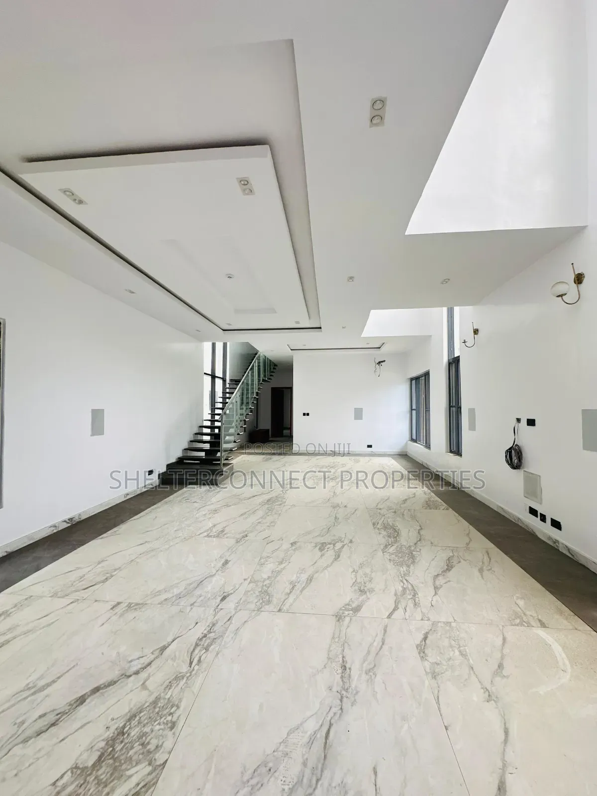 4bdrm Duplex in Lekki Expressway for sale