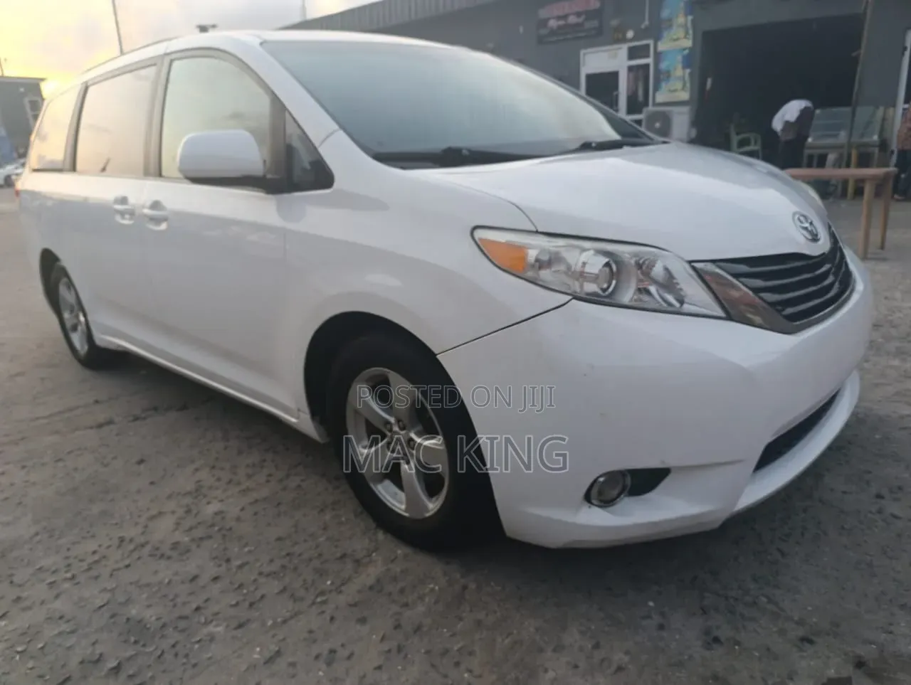 Toyota Sienna 2011 White