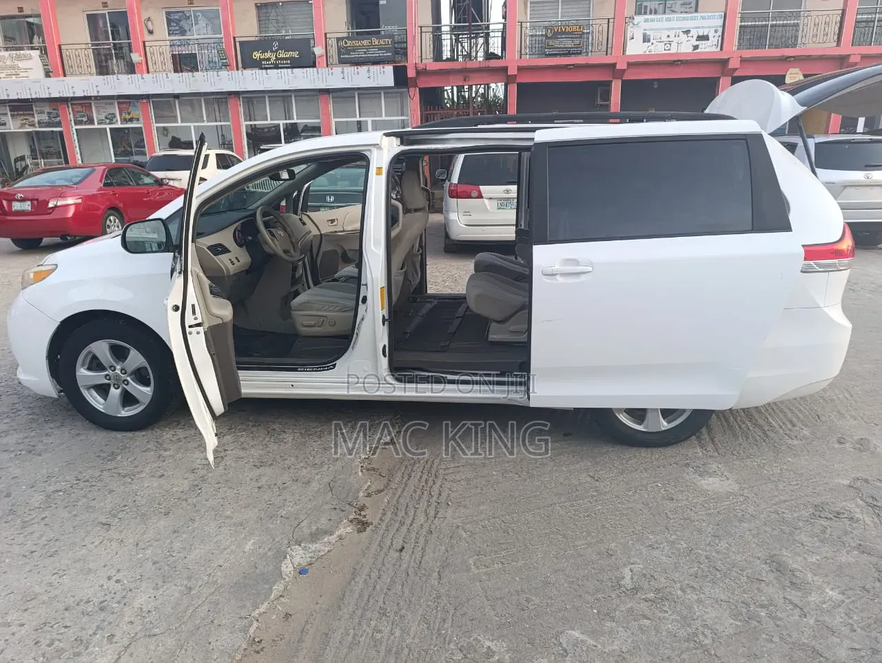 Toyota Sienna 2011 White
