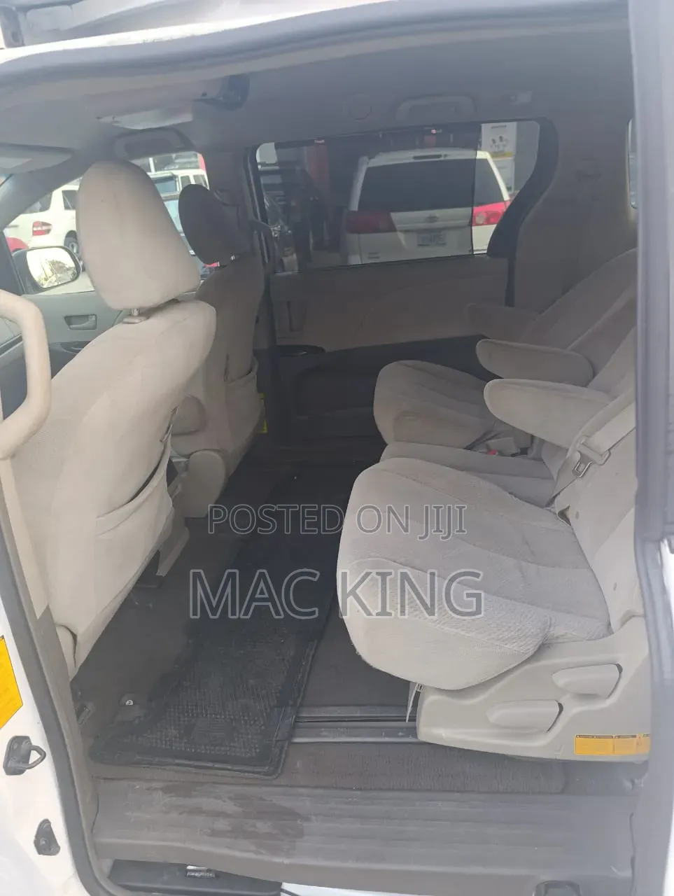Toyota Sienna 2011 White