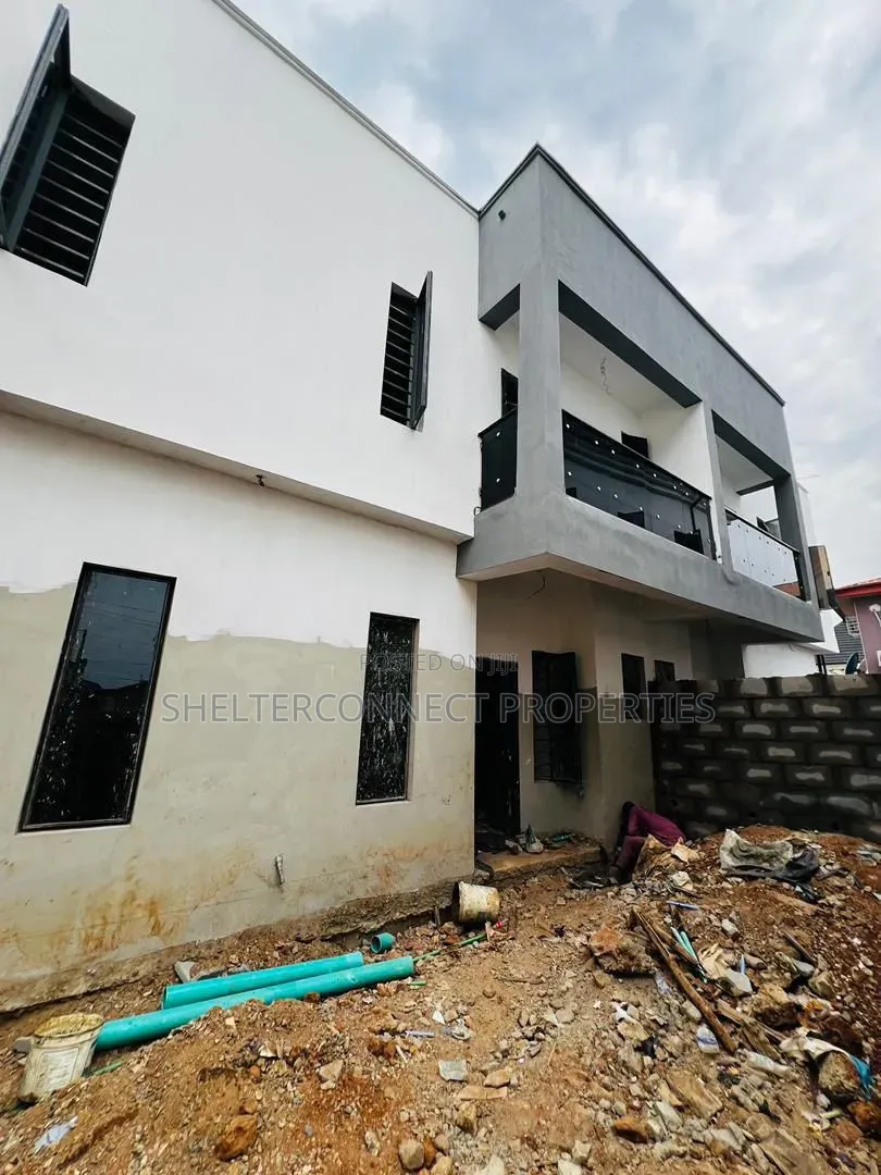 4bdrm Duplex in GRA Phase 1 for sale